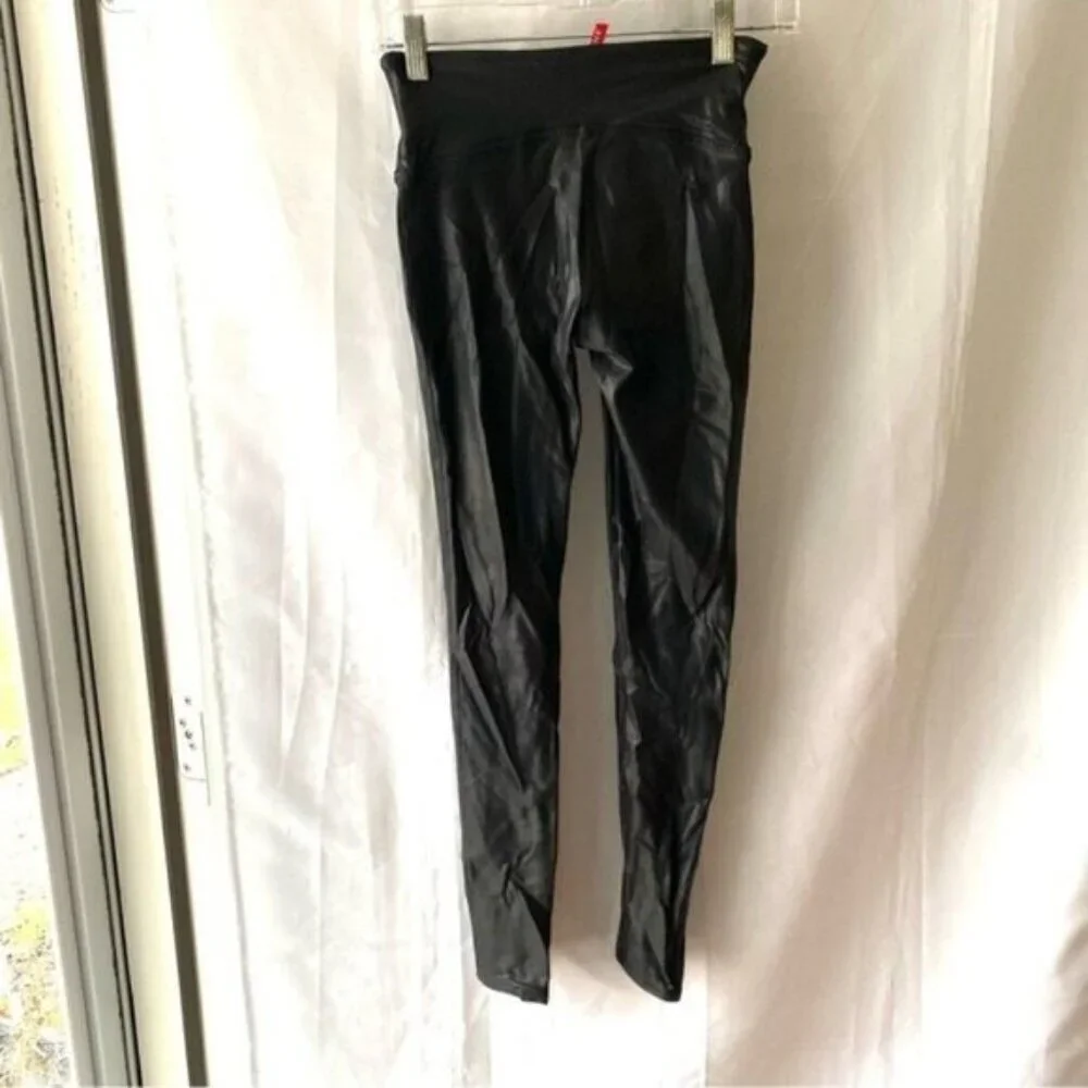 Spanx Faux Leather Black Metallic Legging size‎ Medium